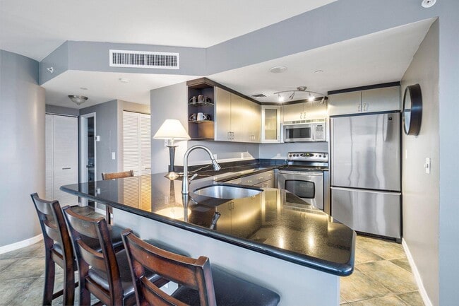 Building Photo - 1720 Harrison St