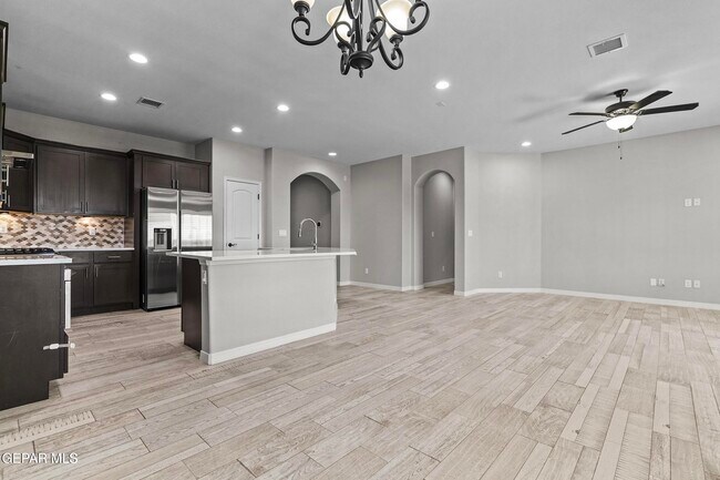Building Photo - 13440 Emerald Ranch Ln