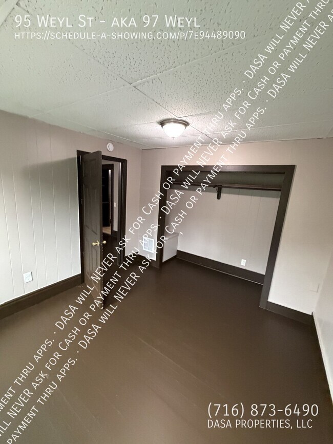 Building Photo - 95 Weyl St
