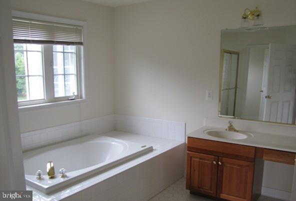 Building Photo - Ashburn Oasis: Your Luxurious Retreat