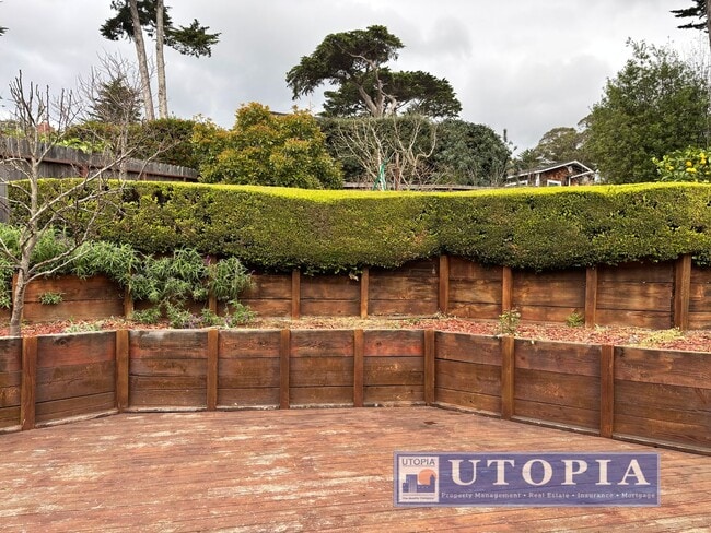 Building Photo - Bright Sunny 3-Bedroom House in Rio Del Mar