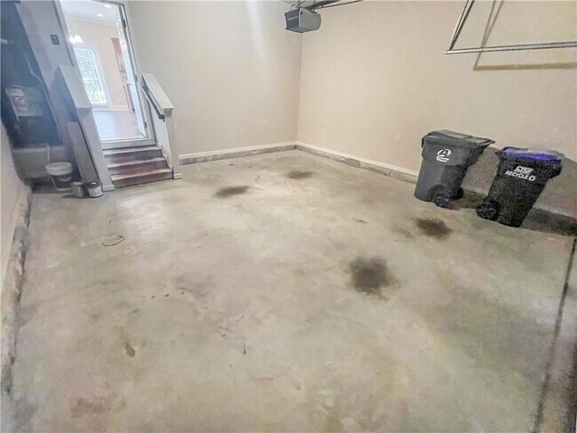 Building Photo - 5840 Zelkova Dr