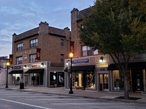 Building Photo - 1008 Curtiss