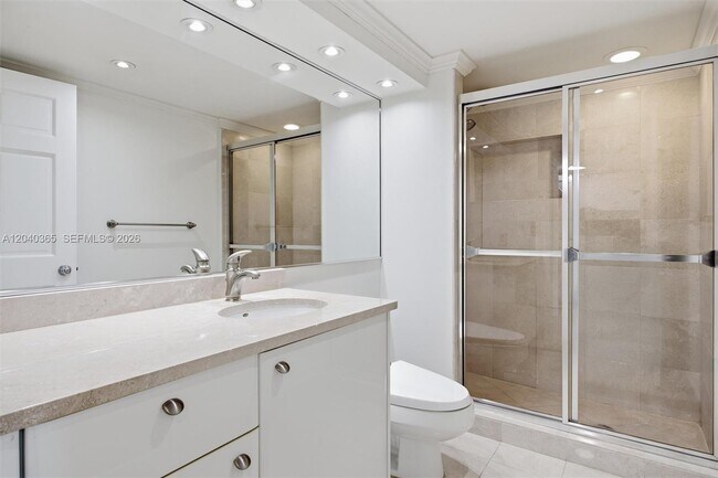 Building Photo - 16500 Collins Ave