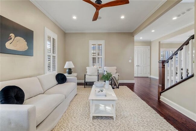 Building Photo - 261 1st St