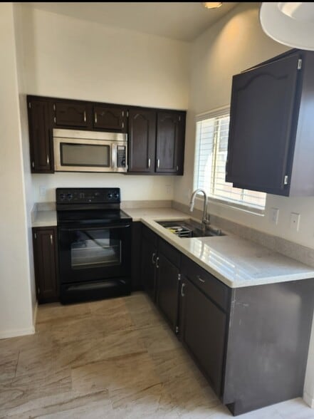 Building Photo - 2442 N Alexa Cir