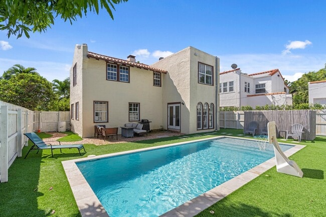 Building Photo - 419 30th St