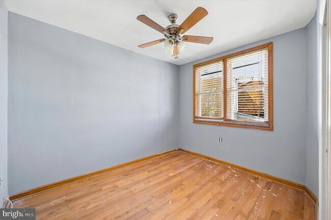 Building Photo - 4814 Devereaux St