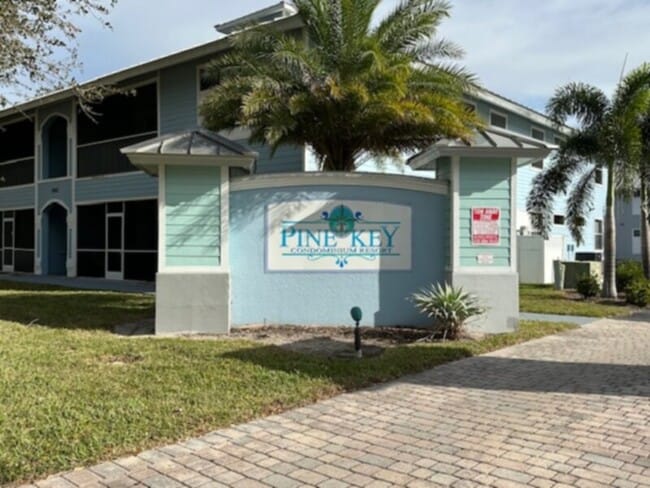 Building Photo - Application Fees Reimbursed Upon Move-In.First Floor! Water Included! Pine Key Condo