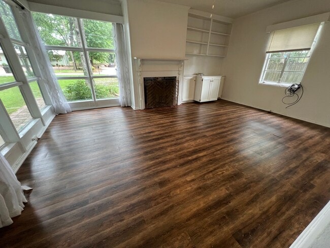 Building Photo - 511 Hudson Terrace