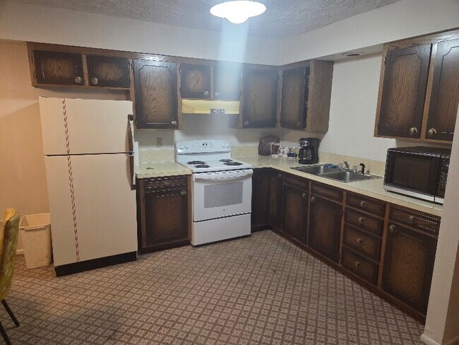 Building Photo - 197 Dale Dr