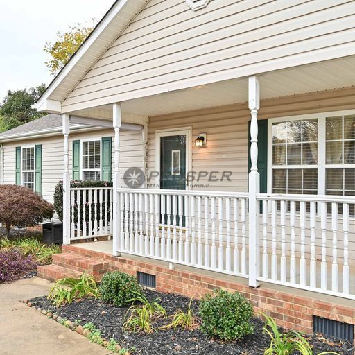 Building Photo - 1082 Hampton Rd