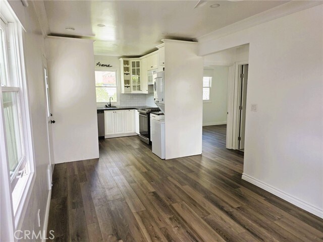 Building Photo - 501 Avenue B