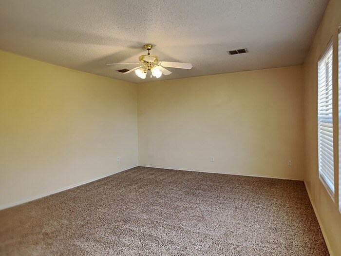 Building Photo - 2310 Graystone Dr