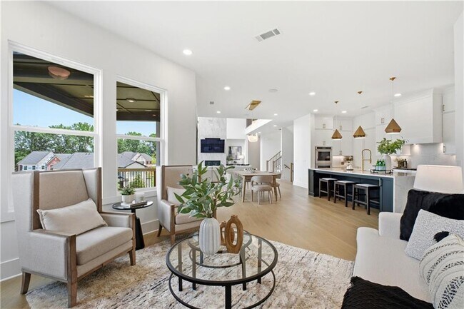 Building Photo - 4510 Hawthorn Cir
