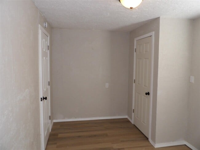 Building Photo - 316 NW Columbia Ave