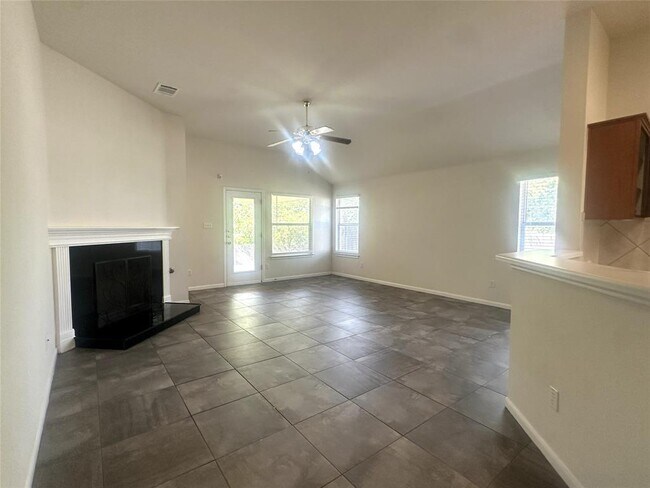 Building Photo - 722 Ranier Ln