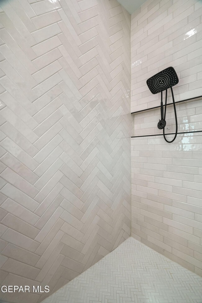 Building Photo - 874 Harpendem Dr