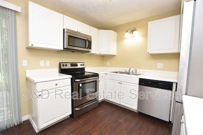 Building Photo - 4615 San Antonio Dr