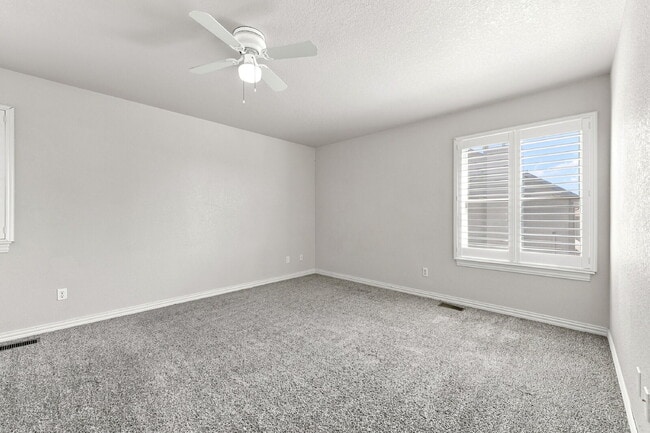Building Photo - $3,195.95, 6 bed, 4 bath located in Colorado Springs