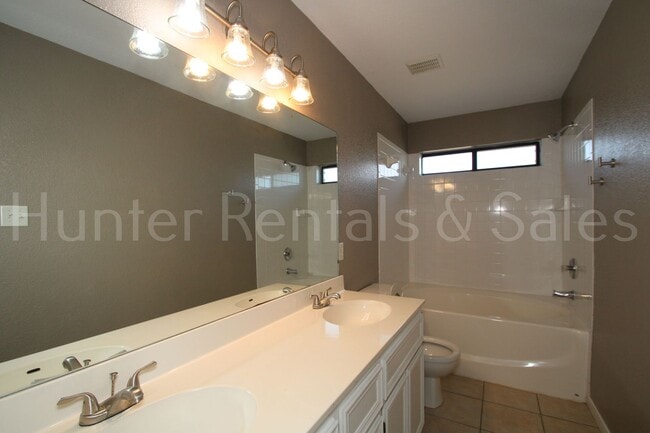 Building Photo - Quiet Area with No Backyard Neighbors