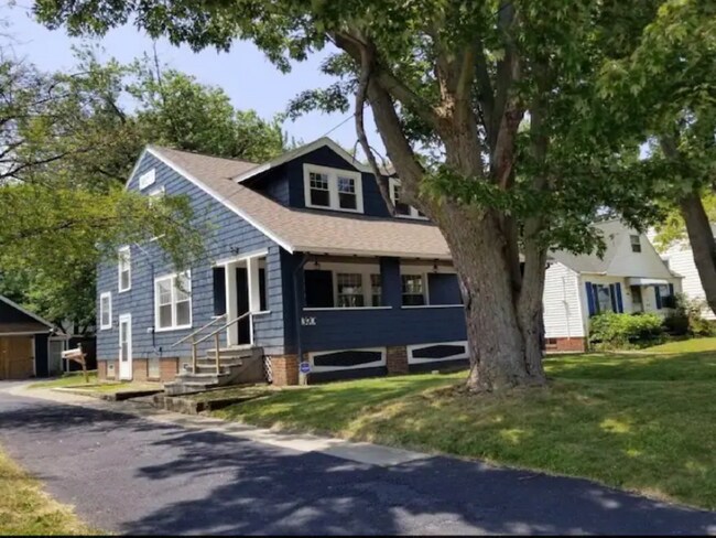 Building Photo - 370 Babbitt Rd