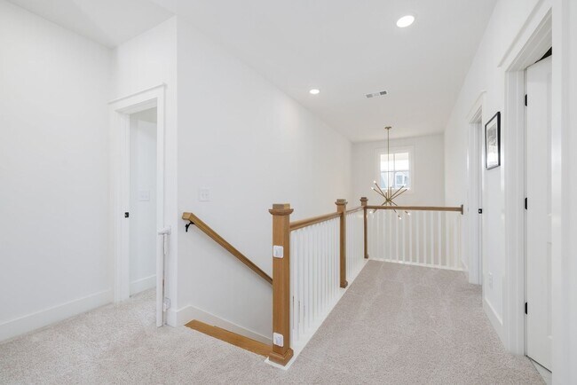 Building Photo - Now available in the highly desirable Lockwood Glen community in Franklin