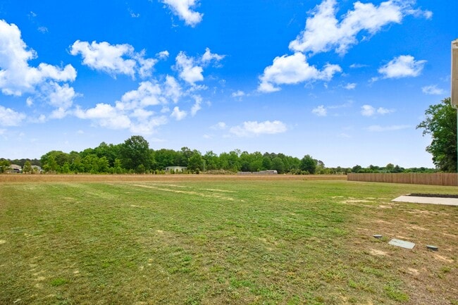 Building Photo - 307 Kenison Way