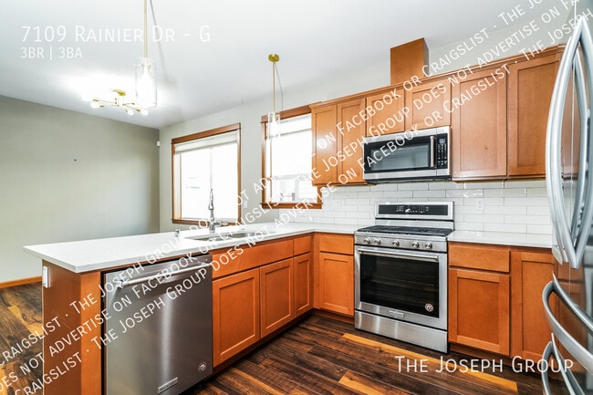 Building Photo - 7109 Rainier Dr