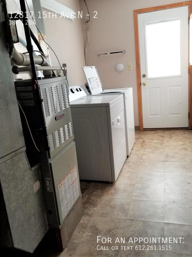 Building Photo - 12817 15th Ave N