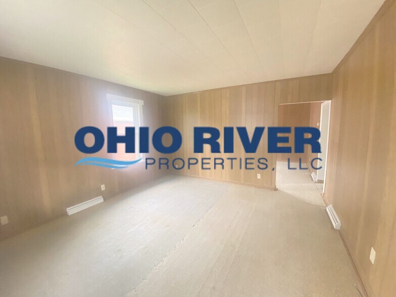 Building Photo - 354 W 40th St