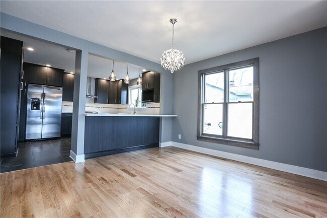 Building Photo - 1370 Bay Shore Blvd