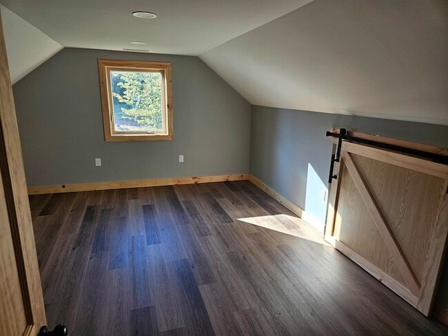 Building Photo - 19 Steele Dr