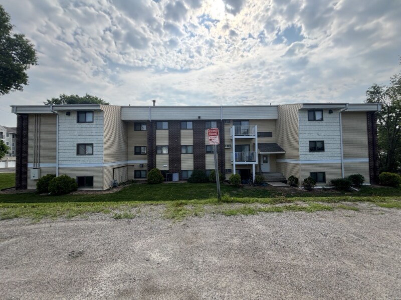 Building Photo - 500 12th St S