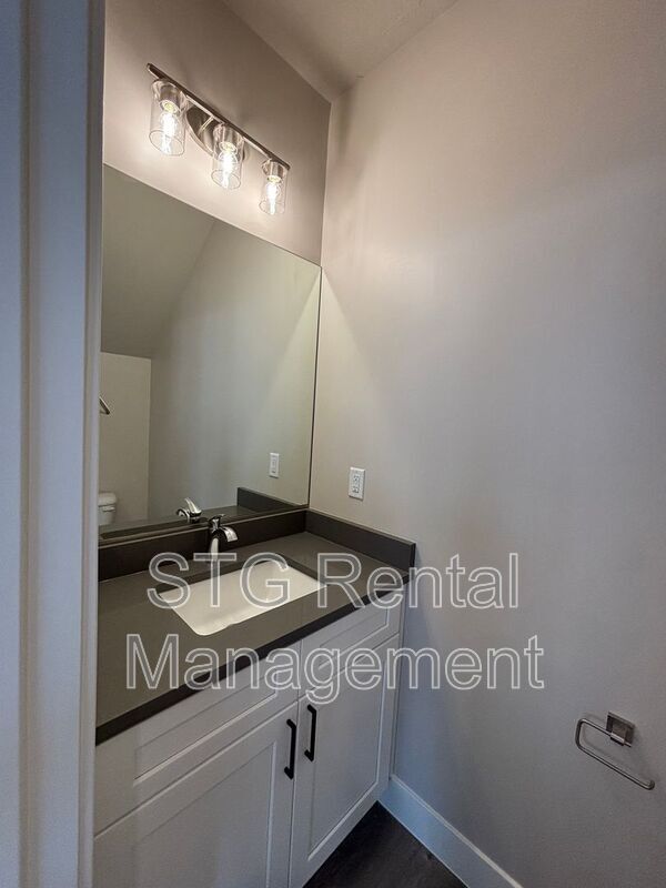 Building Photo - 879 S 4380 W