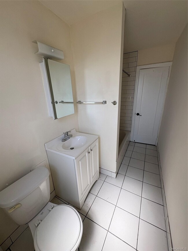 Building Photo - 30 Locust Hill Ave