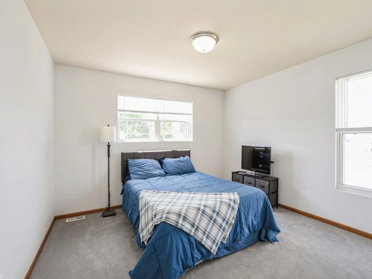 Building Photo - 2823 SW Reunion Dr