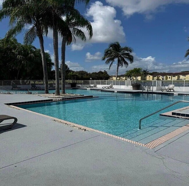 Building Photo - 12620 Vista Isles Dr