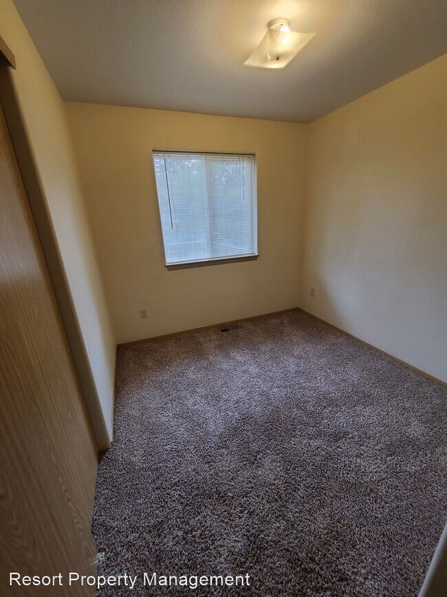 Building Photo - 3 br, 2 bath House - 2337 N. 13th St