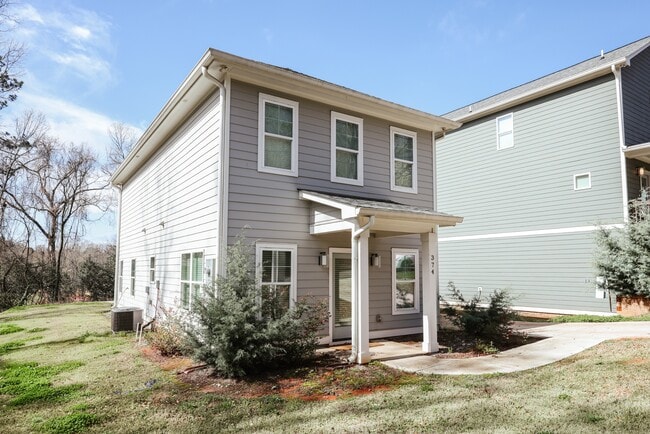 Building Photo - 374 Arch St