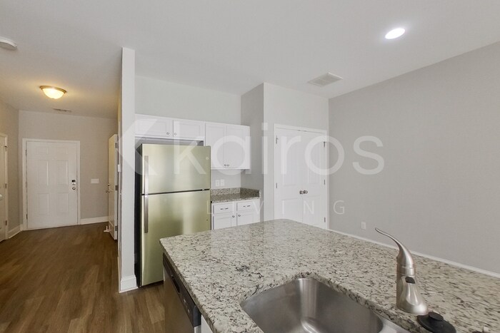 Building Photo - 106 Regis Way