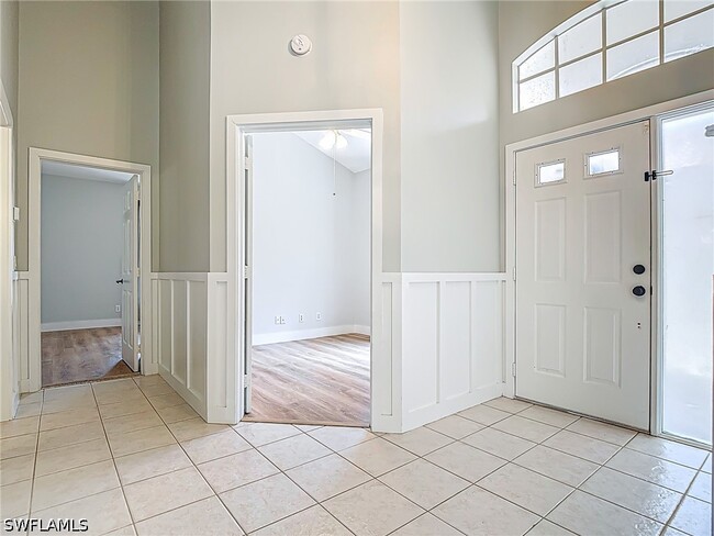 Building Photo - 351 Pindo Palm Dr