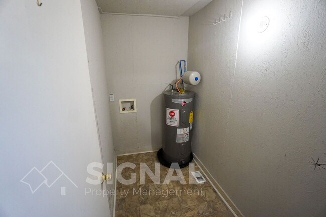 Building Photo - 540 Athens Ct