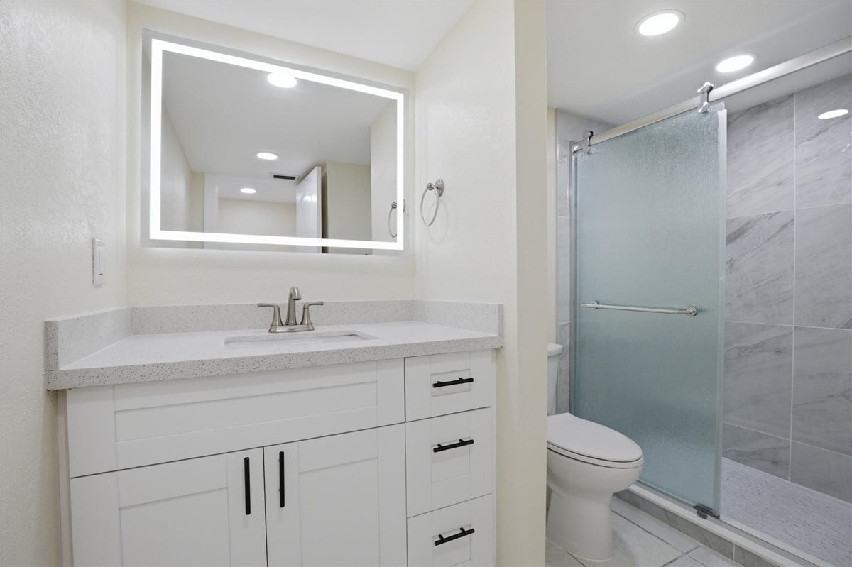 Building Photo - 3704 Broadway