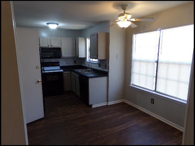 Building Photo - 35 Point W Cir