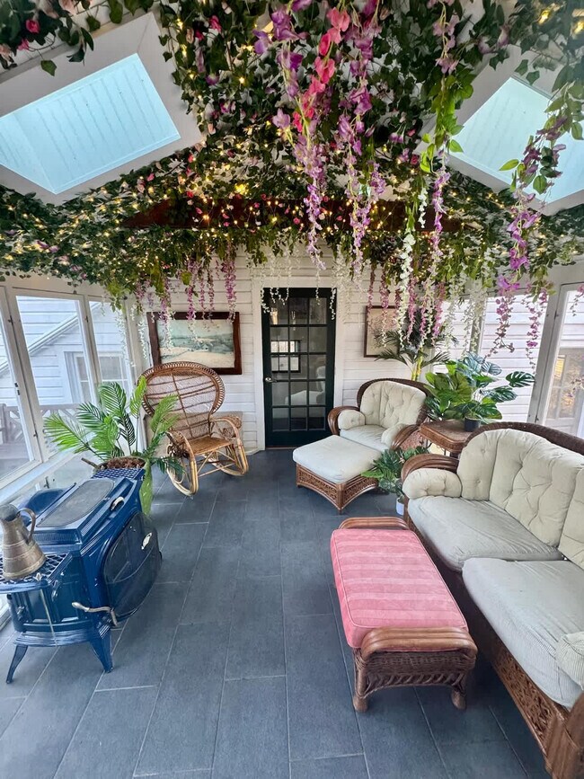 Building Photo - 1357 Canal Rd