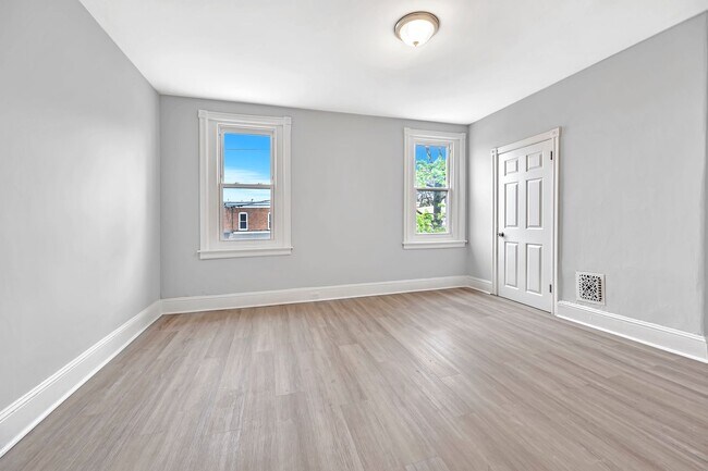 Building Photo - 21 Adella Ave