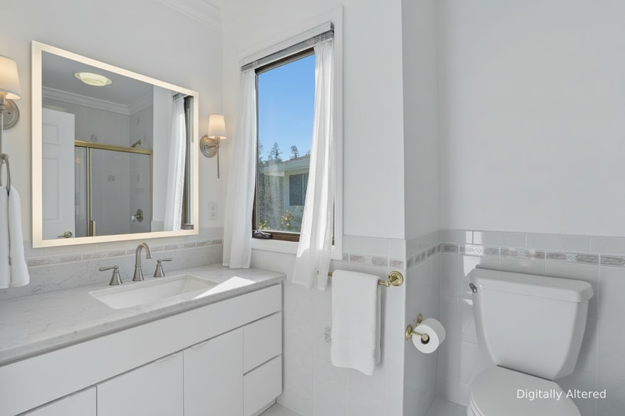 Building Photo - 544 Sunset Way