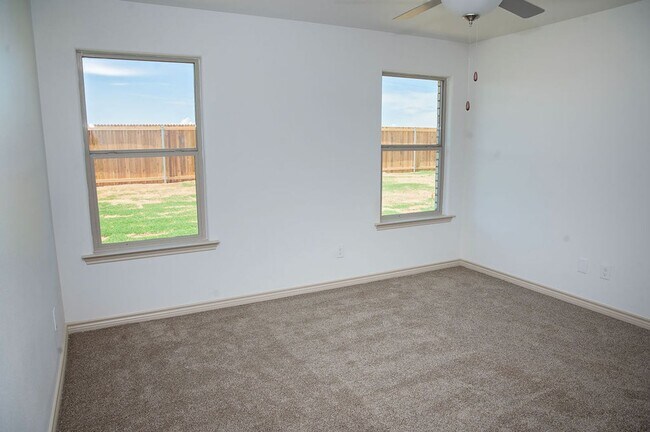 Building Photo - Now Leasing! New Silver Leaf Home with 3 B...