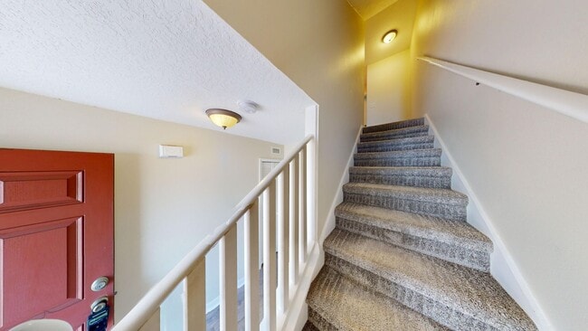 Building Photo - 2Bed/1.5Bath TOWNHOUSE IN WINTER PARK!!   ...